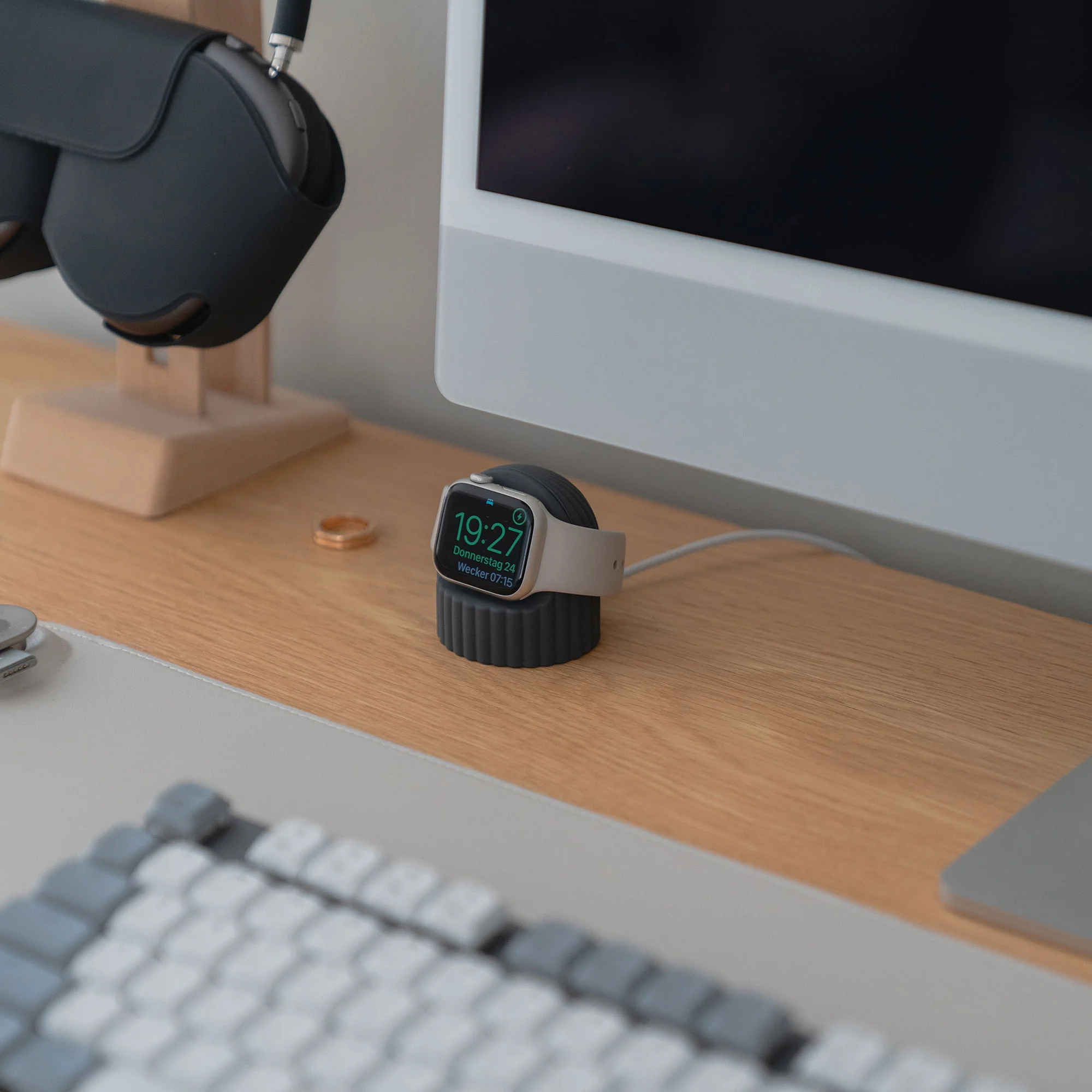 Arktis Apple Watch Silikon Dock "Luna" - Image 11