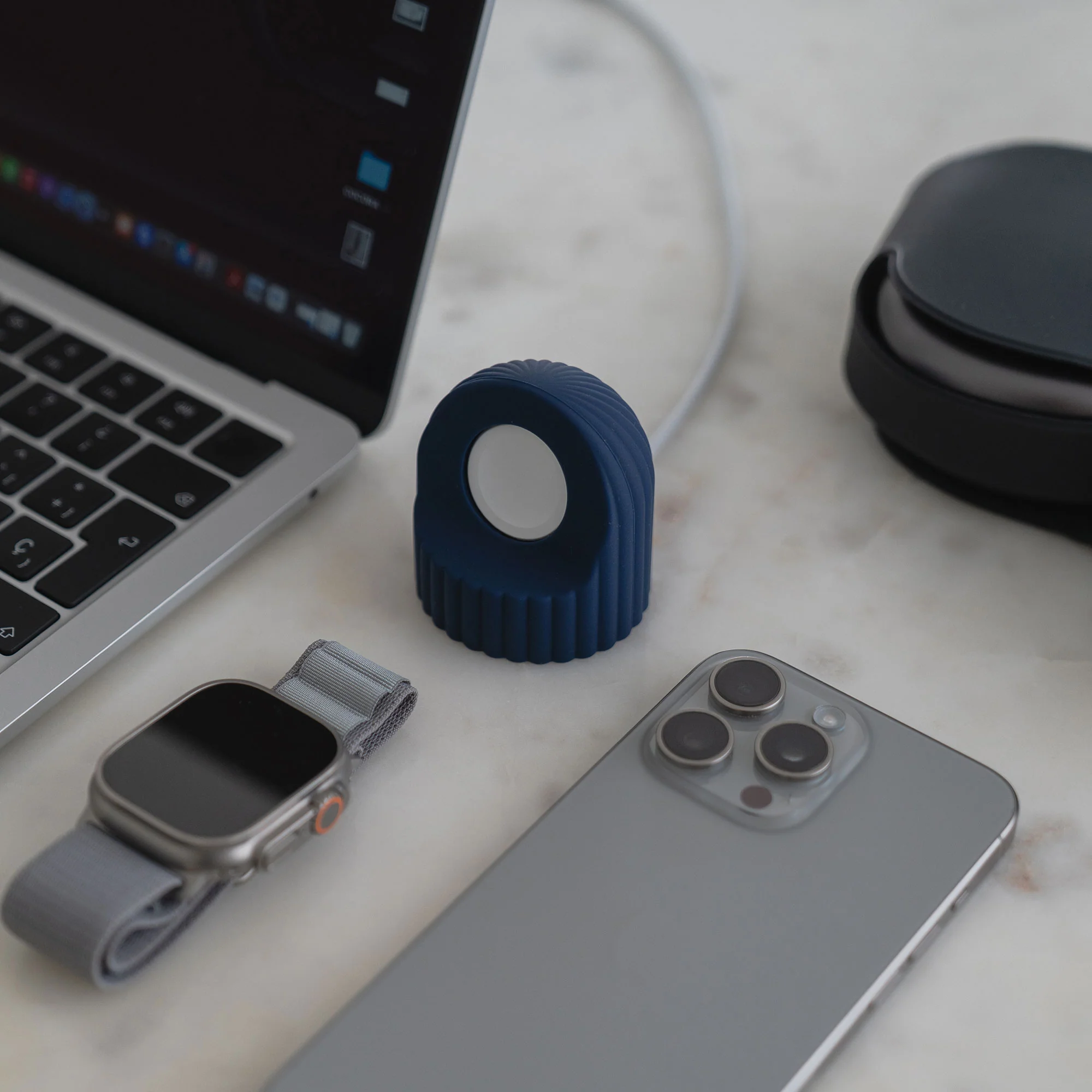 Arktis Apple Watch Silikon Dock "Luna" - Image 19