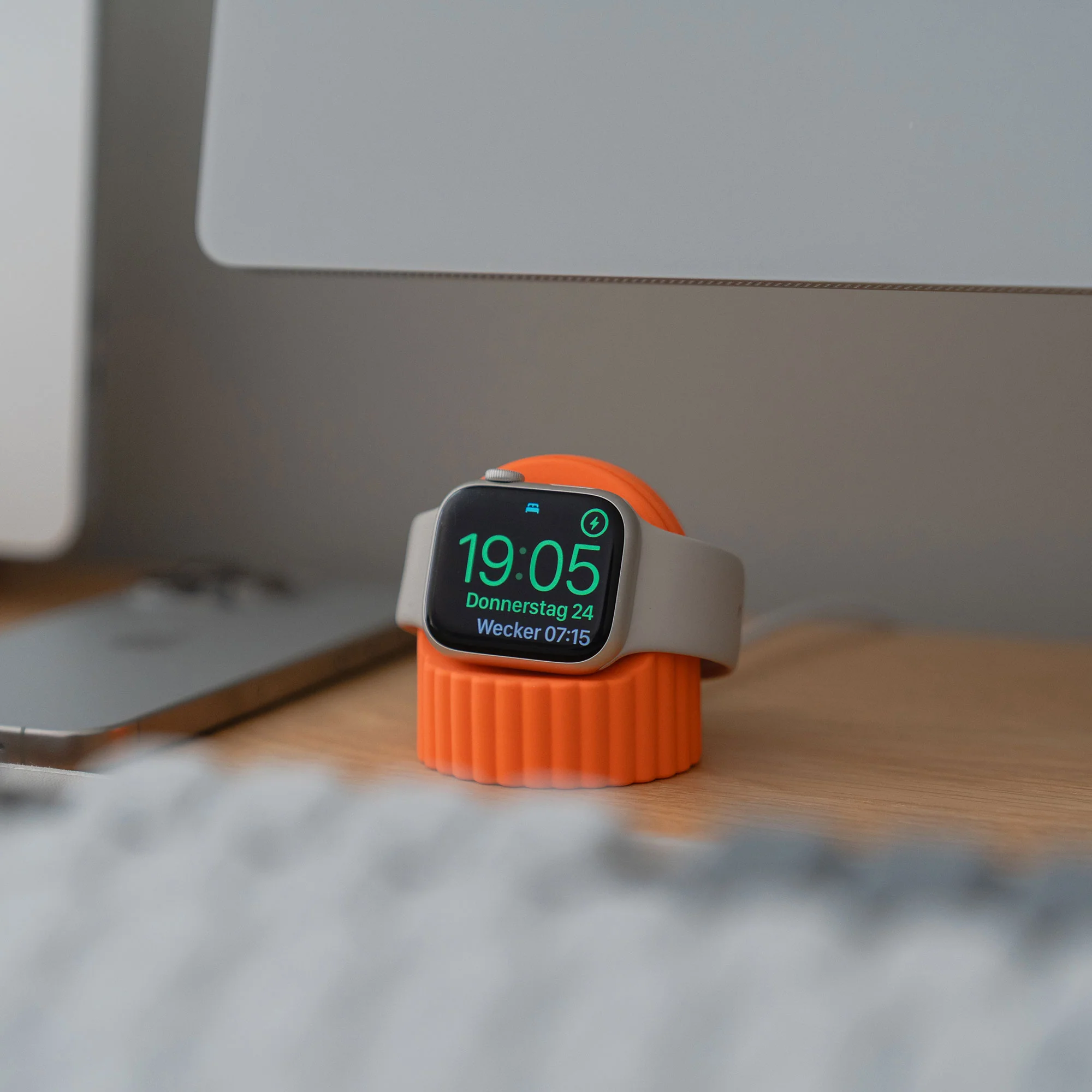 Arktis Apple Watch Silikon Dock "Luna" - Image 3