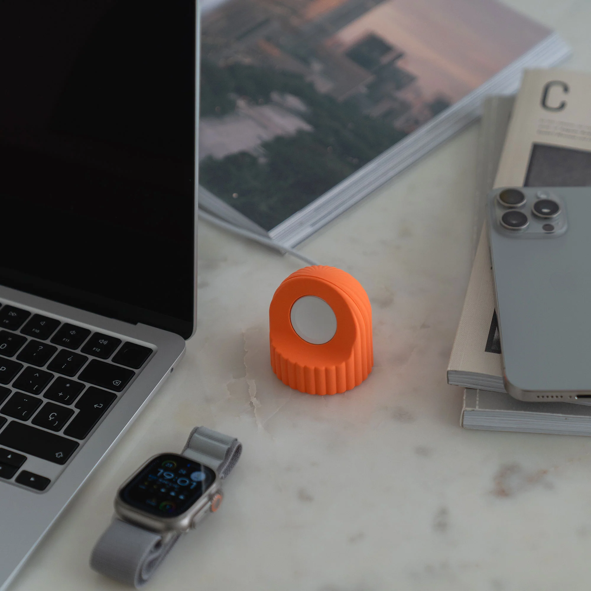 Arktis Apple Watch Silikon Dock "Luna" - Image 4