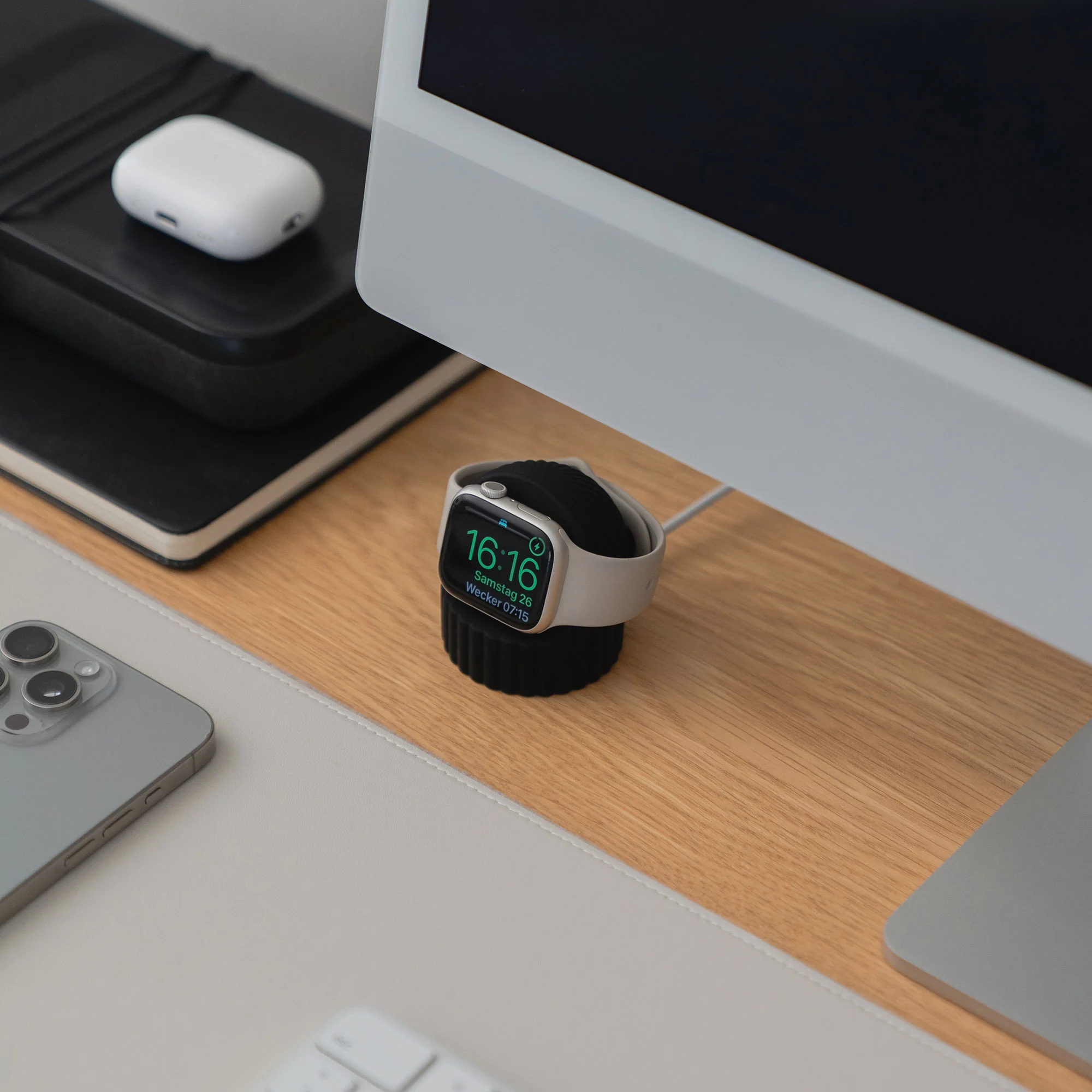Arktis Apple Watch Silikon Dock "Luna" - Image 7