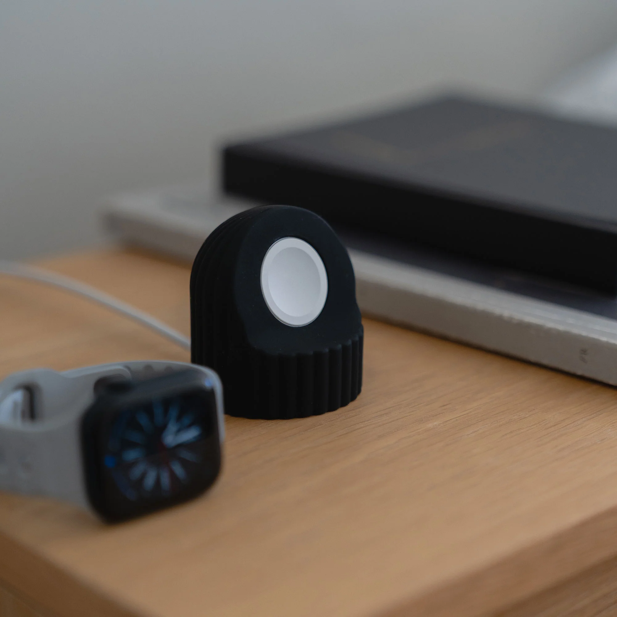 Arktis Apple Watch Silikon Dock "Luna" - Image 8
