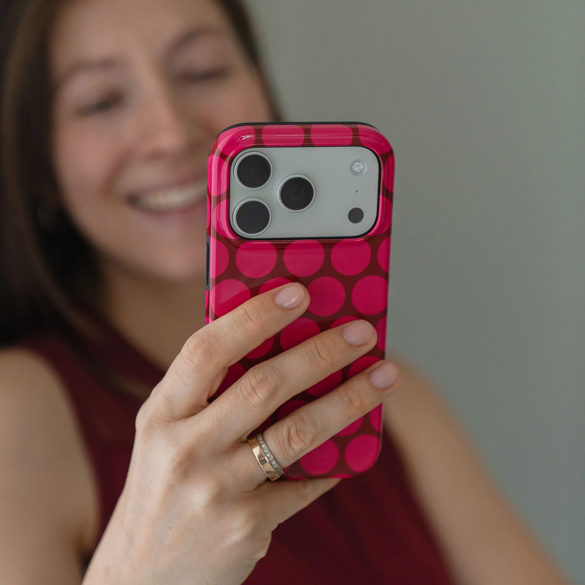 arktis iPhone 16 Hülle - Polka Dots - Image 5