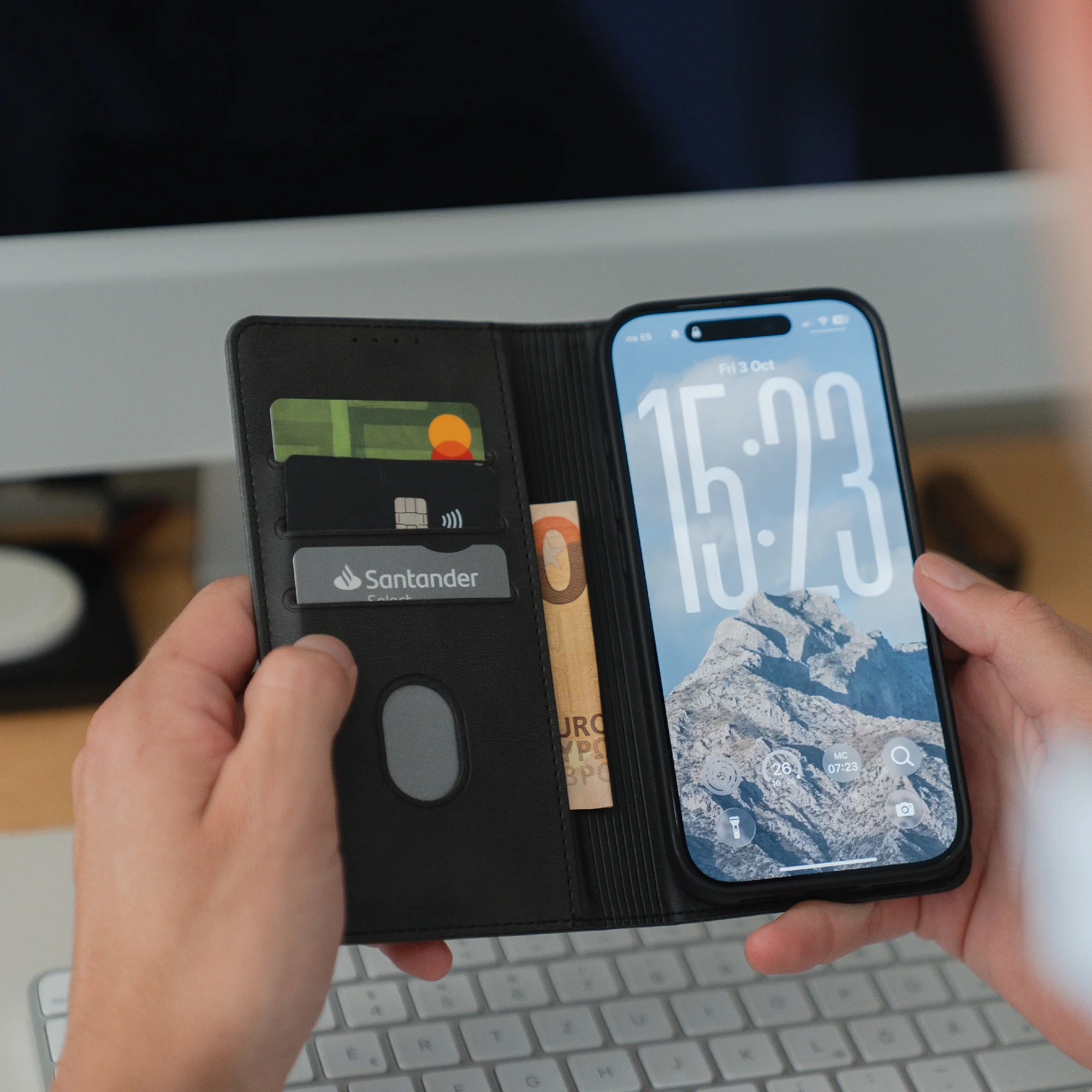 arktis iPhone 17 Pro Max Book Case - Image 6
