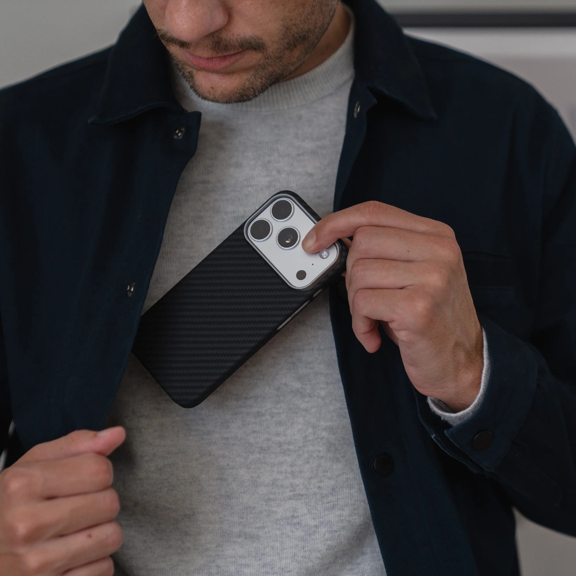 arktis iPhone 17 Pro Max Carbon Case - Image 6