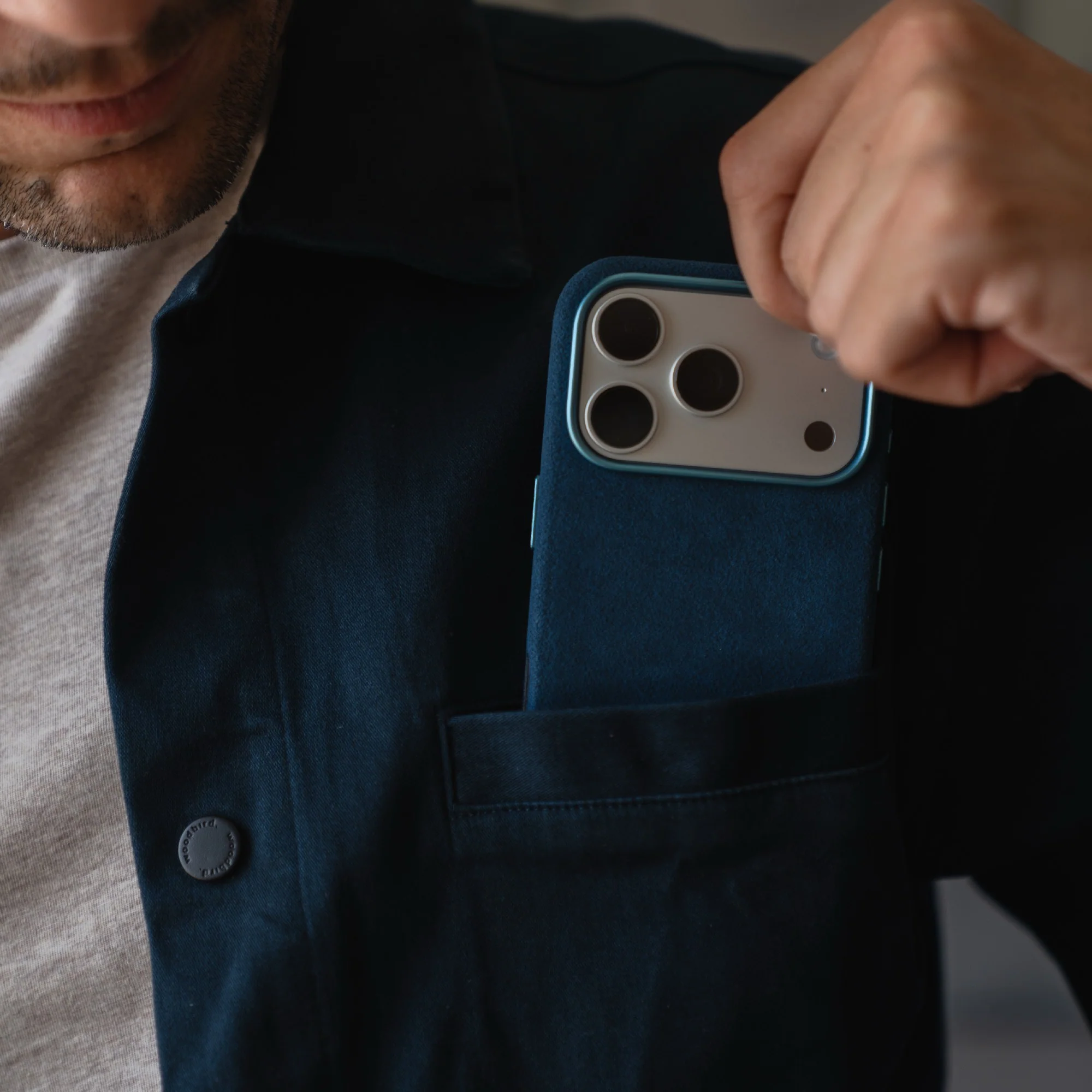 arktis iPhone 17 Pro Hülle aus Alcantara - Image 13