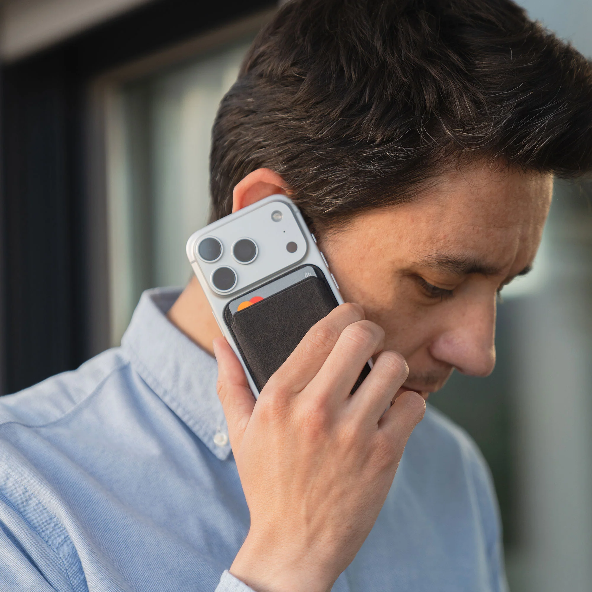 arktis iPhone MagSafe Kartenhalter aus Alcantara - Image 10