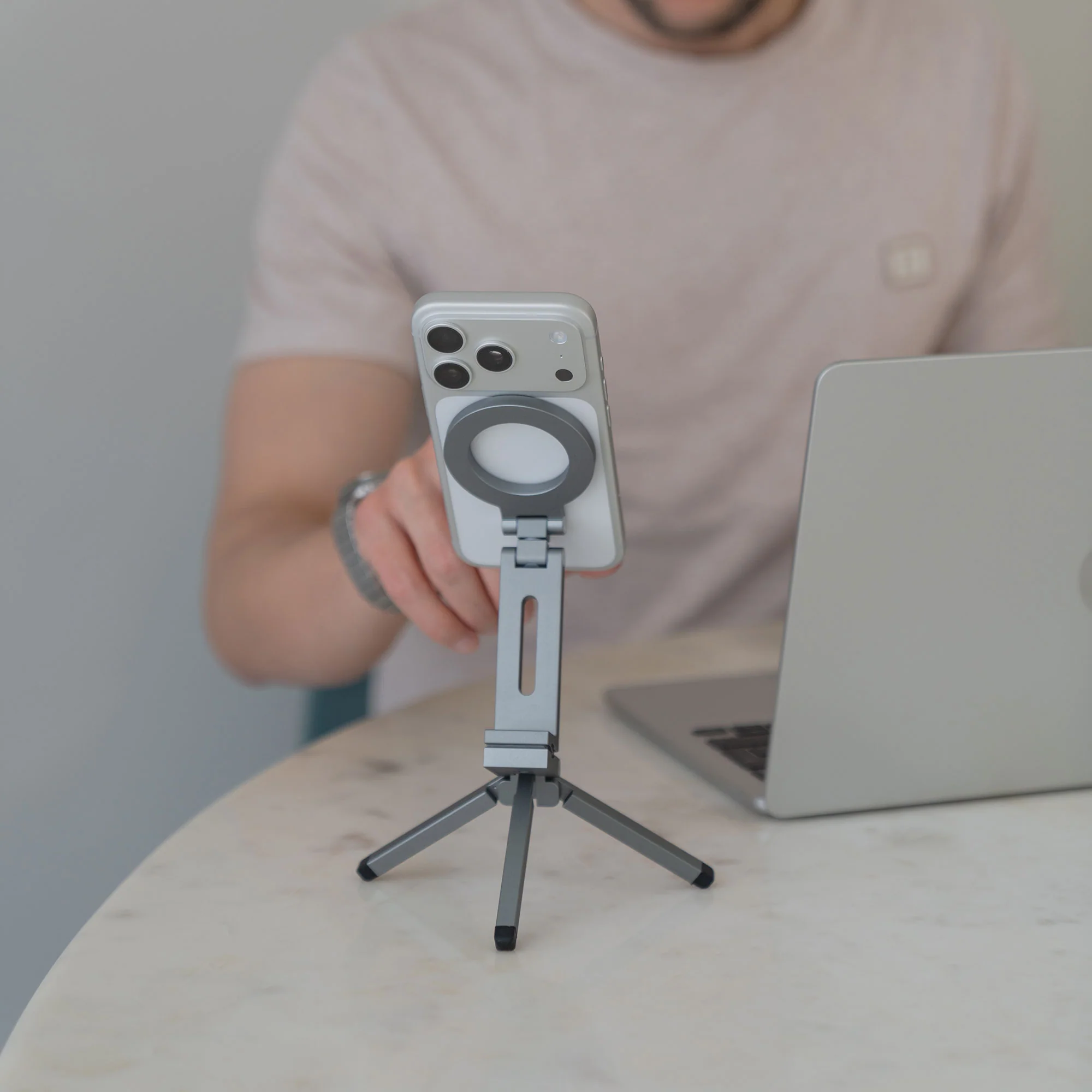 arktis iPhone MagSafe Tripod 360 Halterung - Image 6