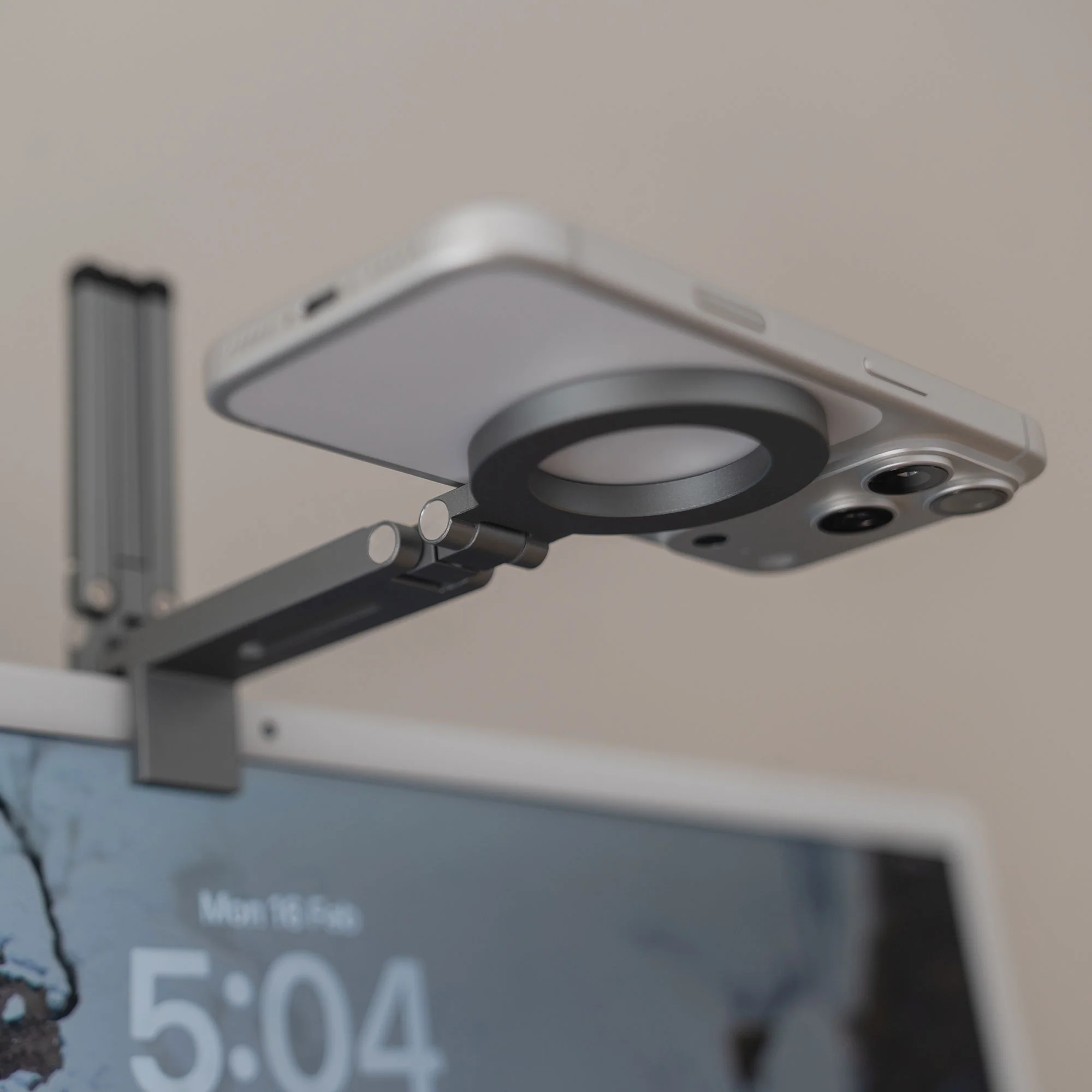 arktis iPhone MagSafe Tripod 360 Halterung - Image 8