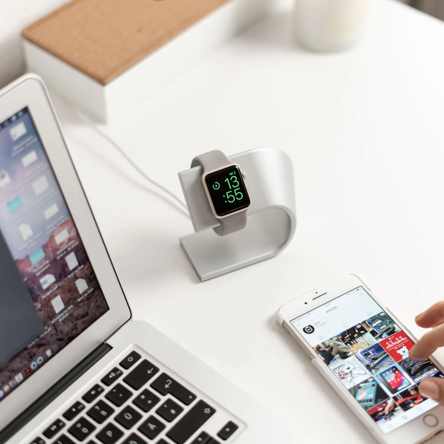 arktisband Aluminium Apple Watch Ständer - Image 10