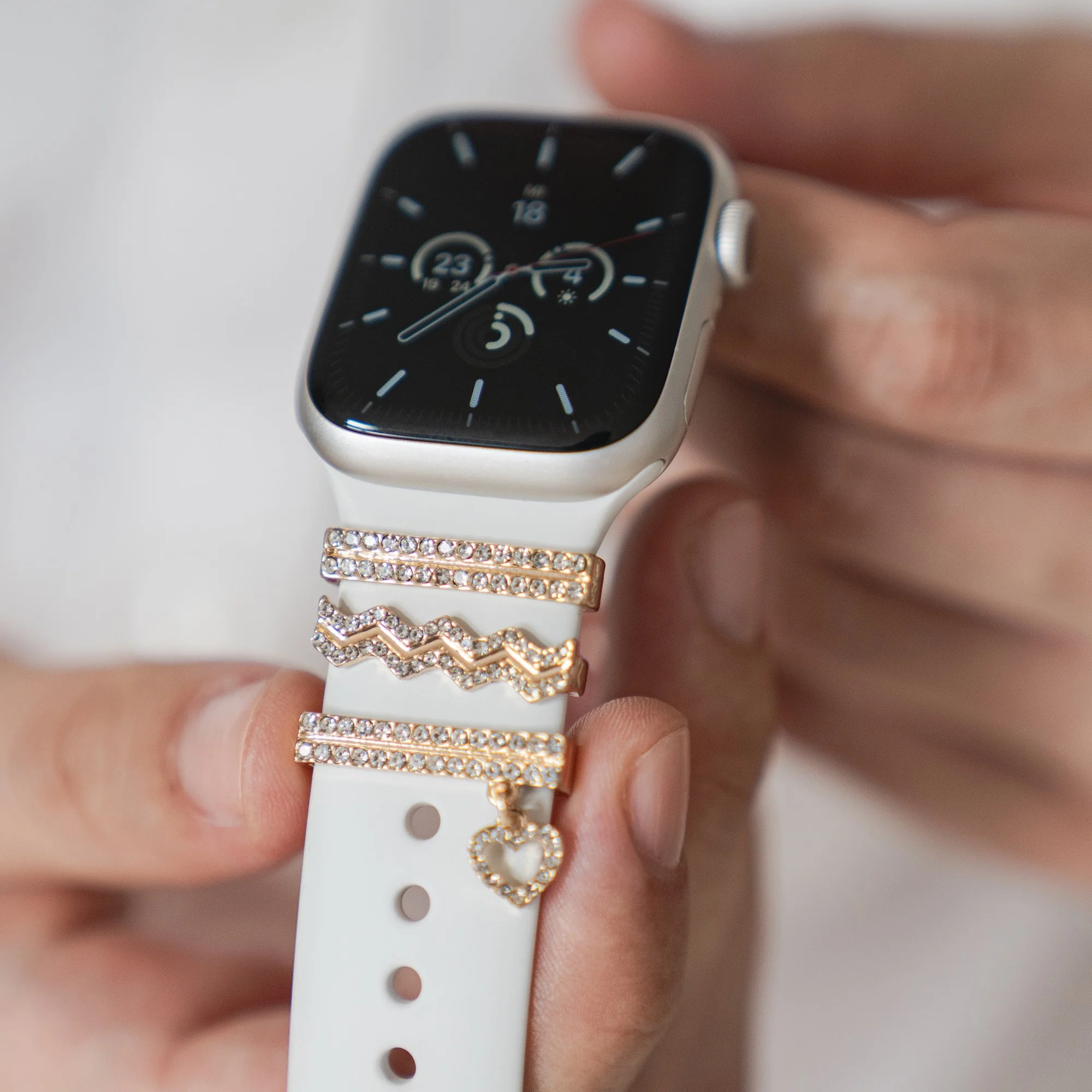 arktisband Apple Watch Charms "Hanging Heart" - Gold - Image 3