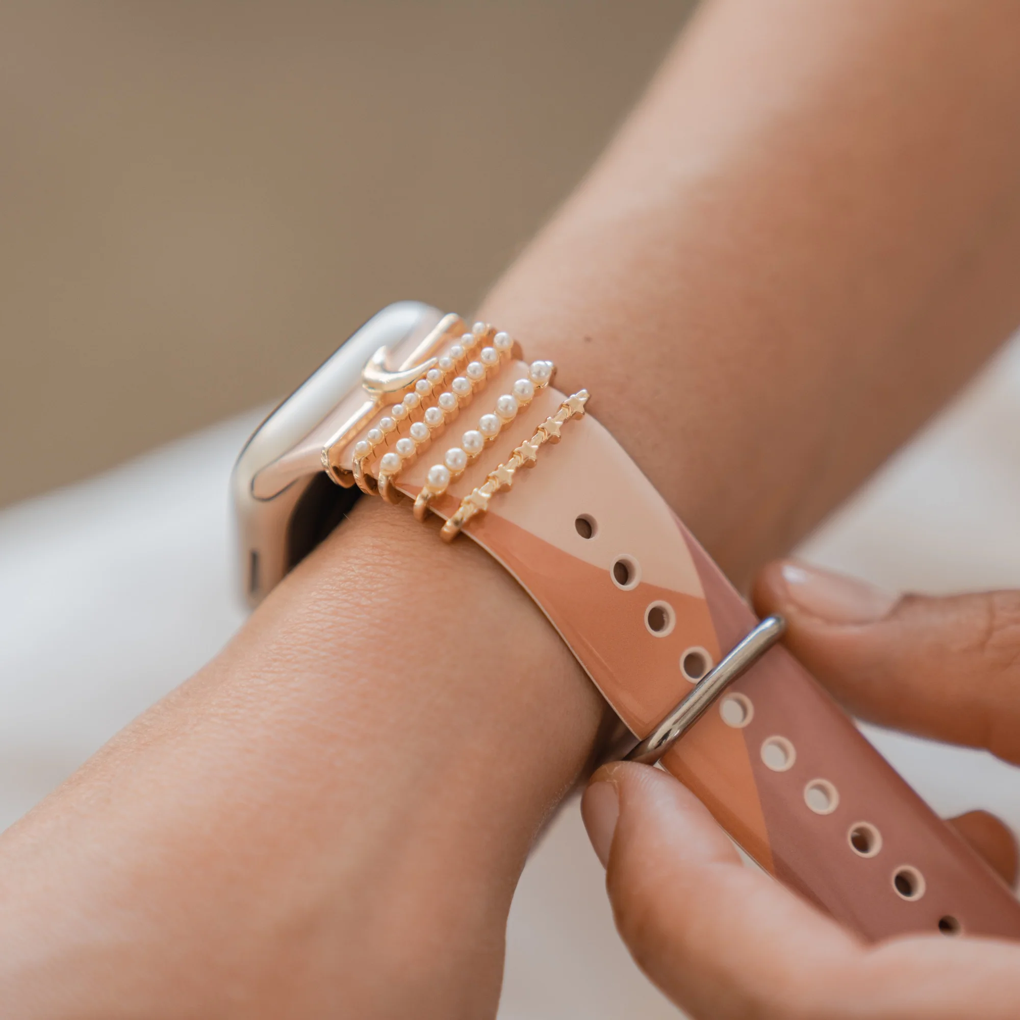 arktisband Apple Watch Charms "Moon" - Gold - Image 4