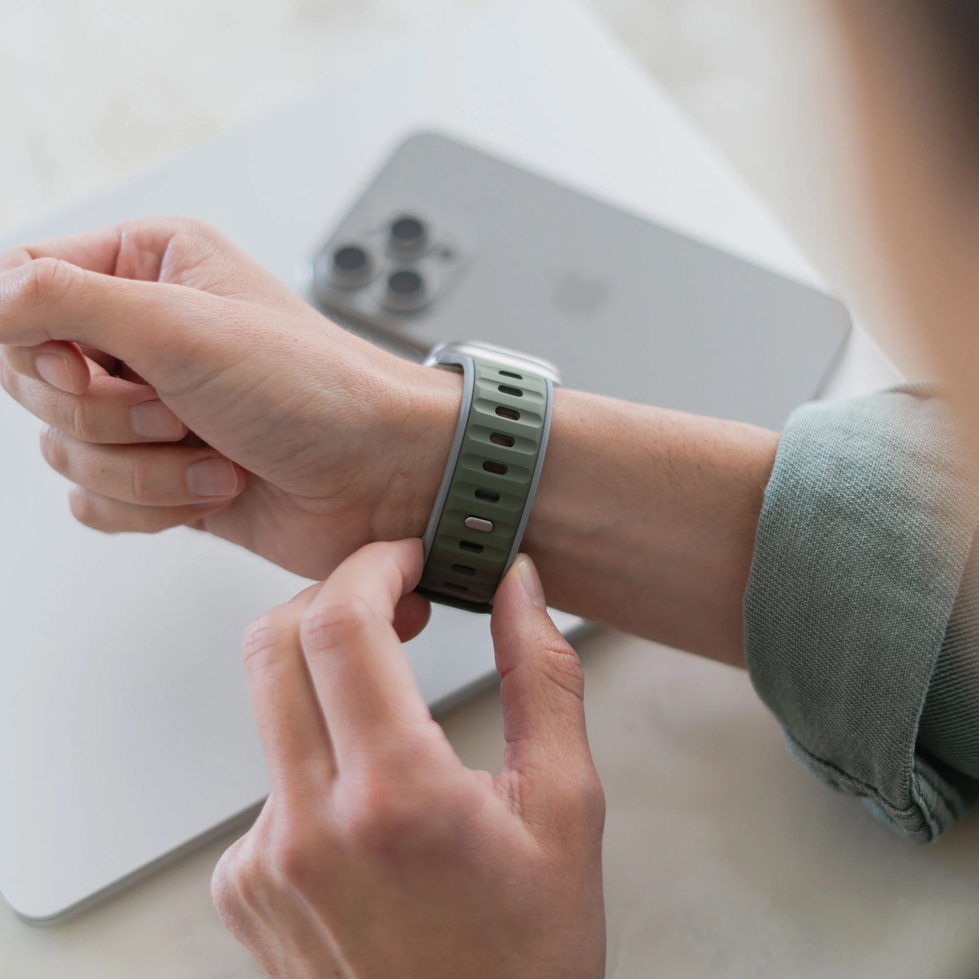 arktisband Apple Watch Silikonarmband „Swift“ - Image 14
