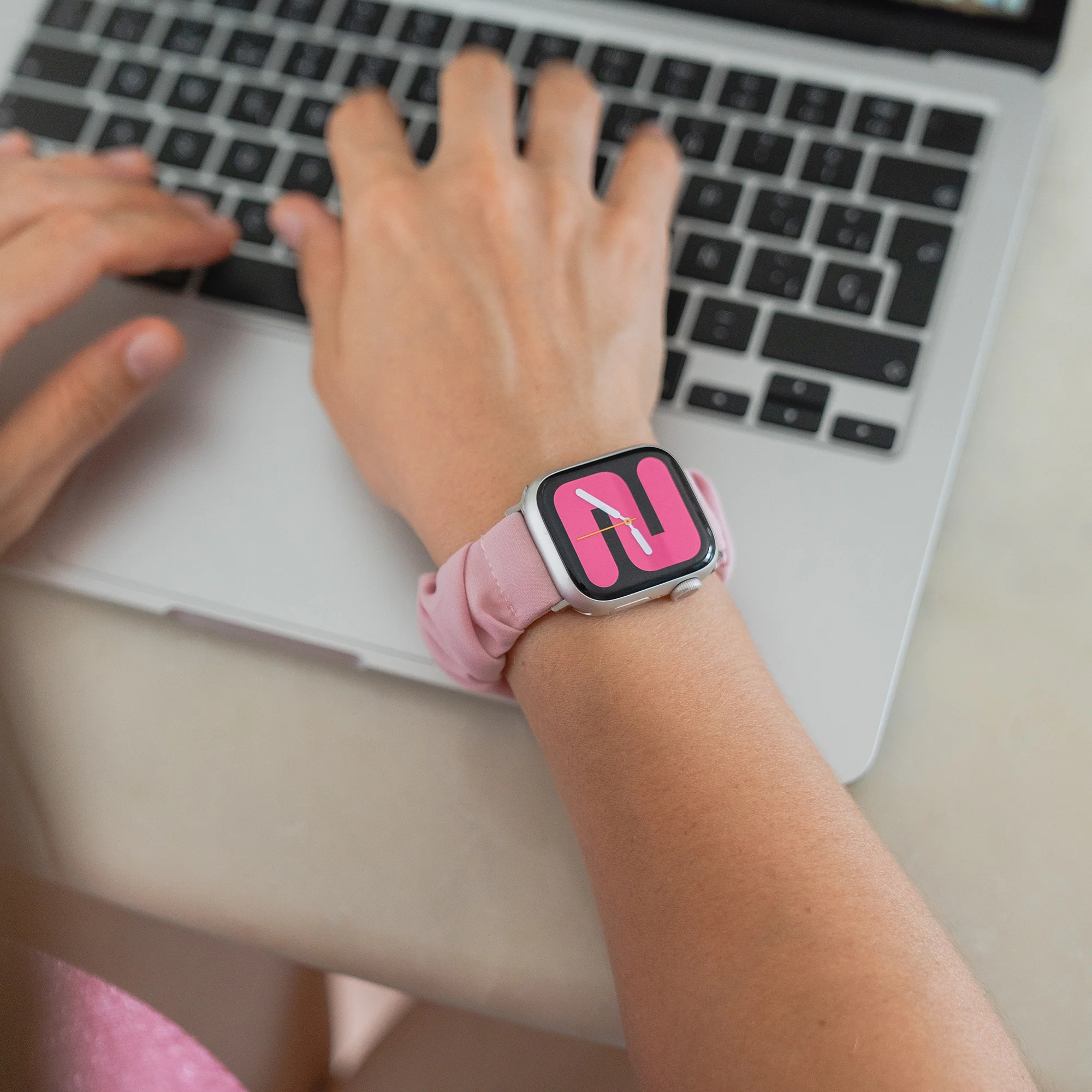 arktisband Apple Watch Scrunchie Armband "Elanora" - Image 52