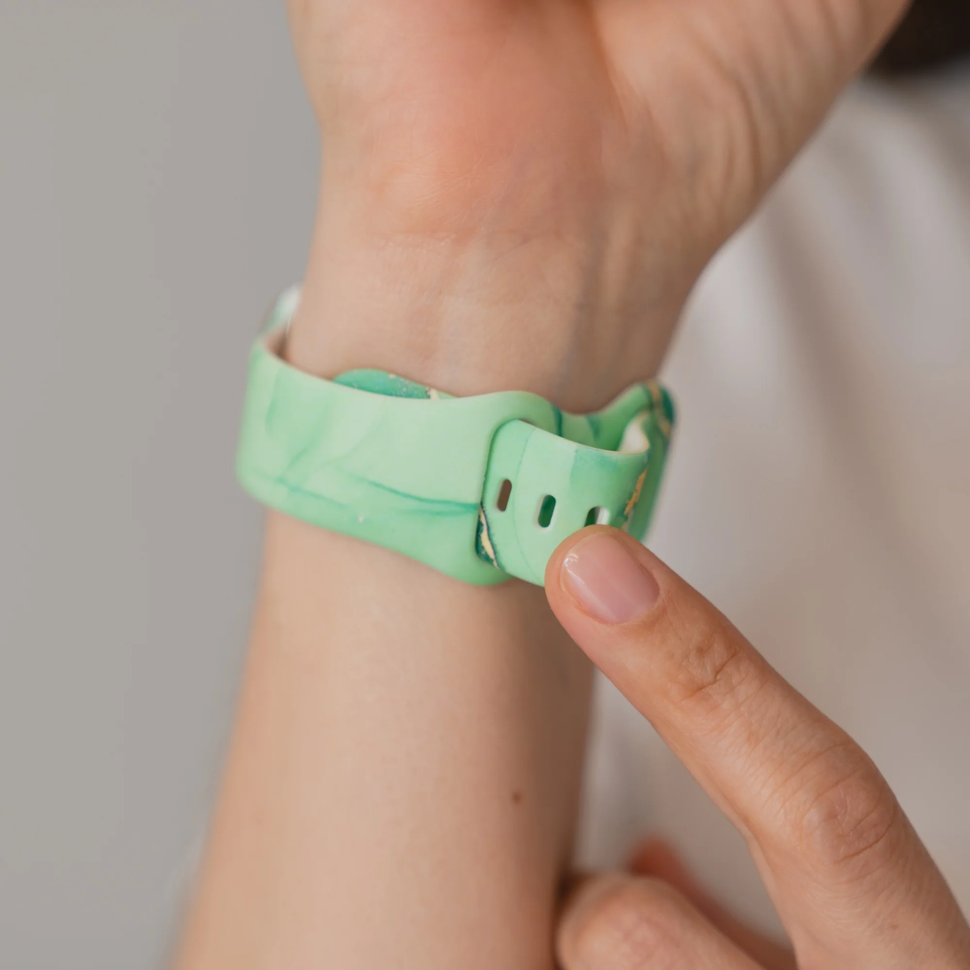 arktisband Green Marble Apple Watch Armband - Image 6