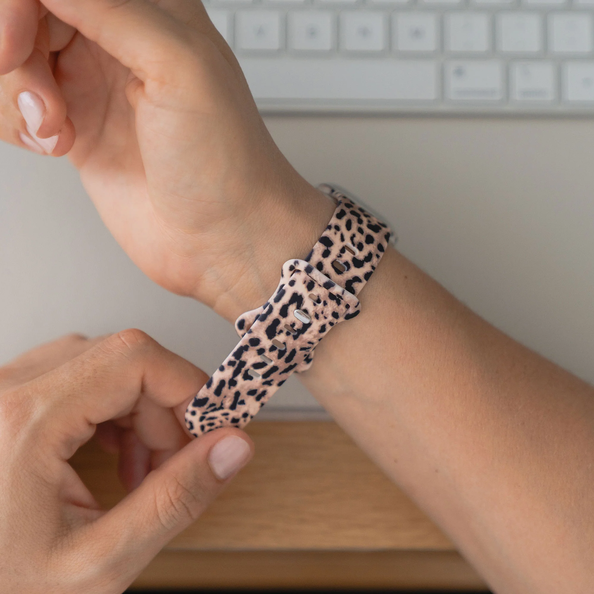 arktisband Leopard Apple Watch Armband - Image 4