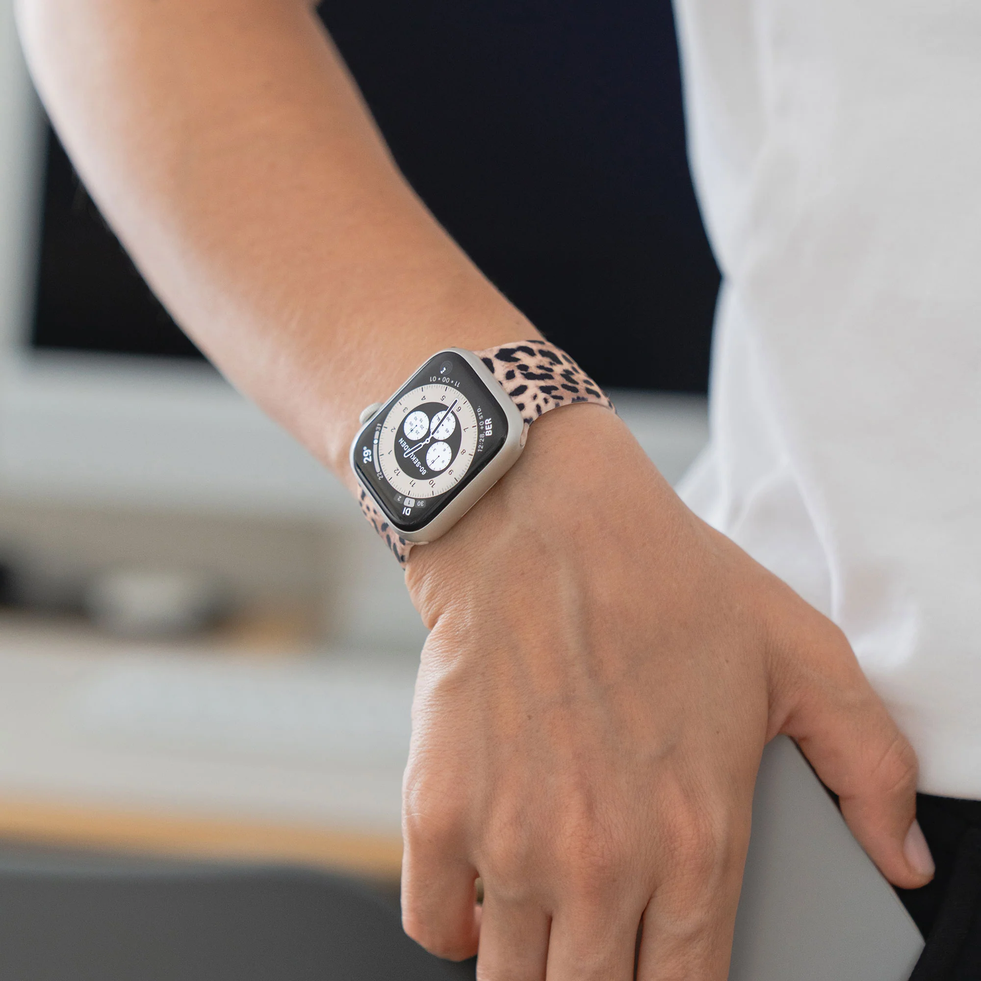 arktisband Leopard Apple Watch Armband - Image 6
