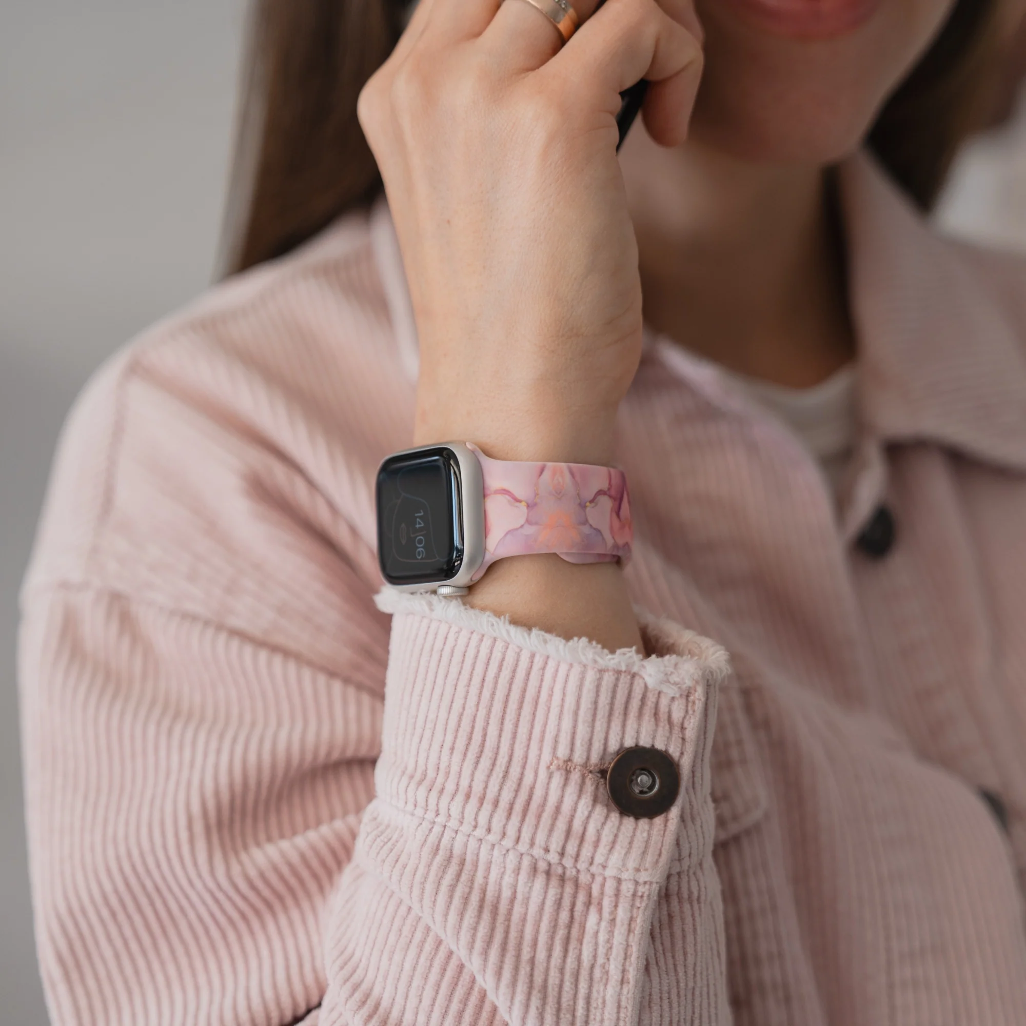 arktisband Rose Marble Apple Watch Armband - Image 5