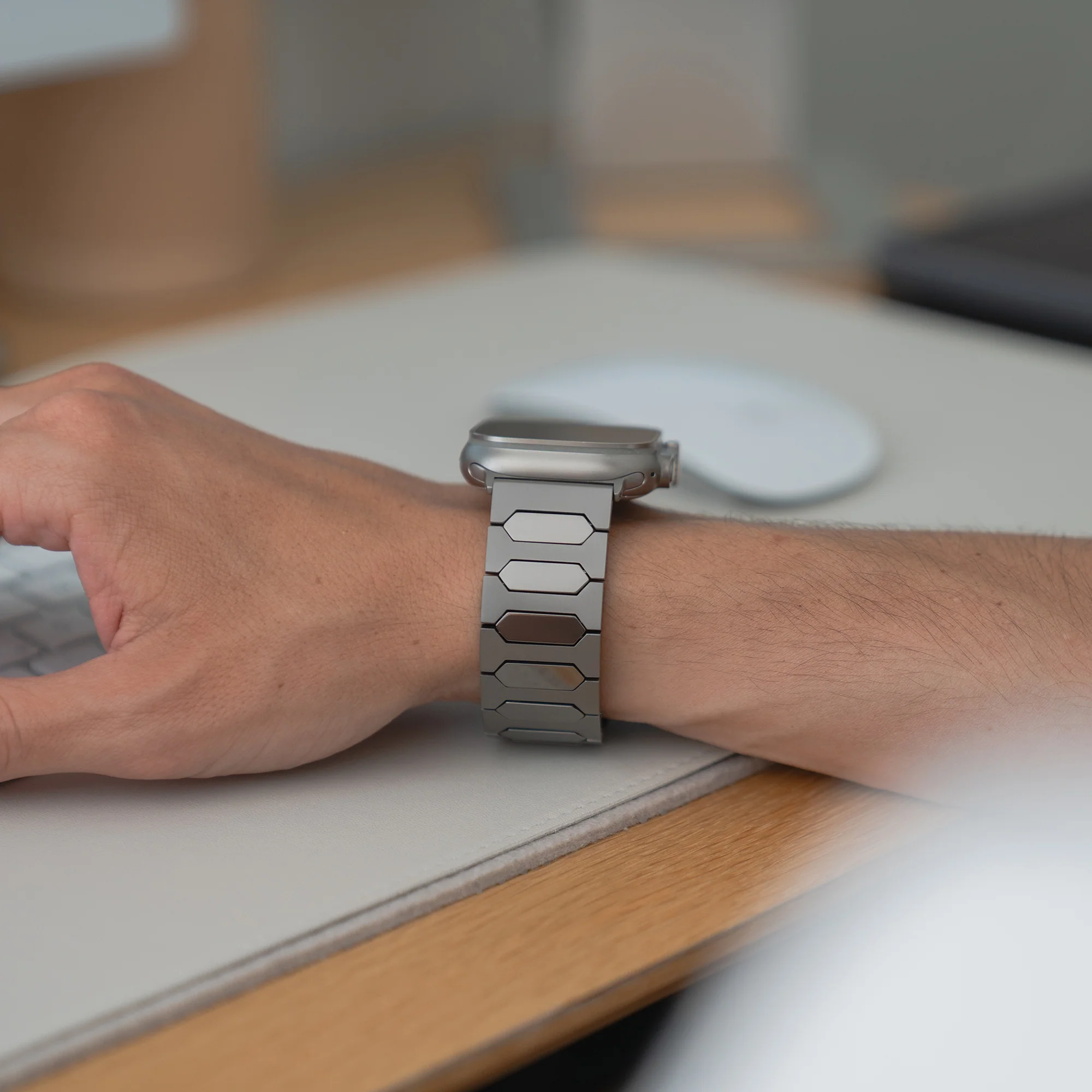 arktisband Apple Watch Ultra Titanarmband „Vectoron“ - Image 7