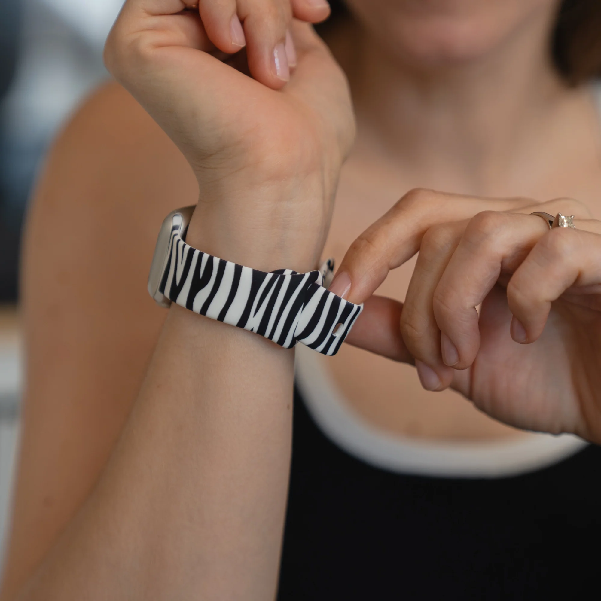 arktisband Zebra Apple Watch Armband - Image 6