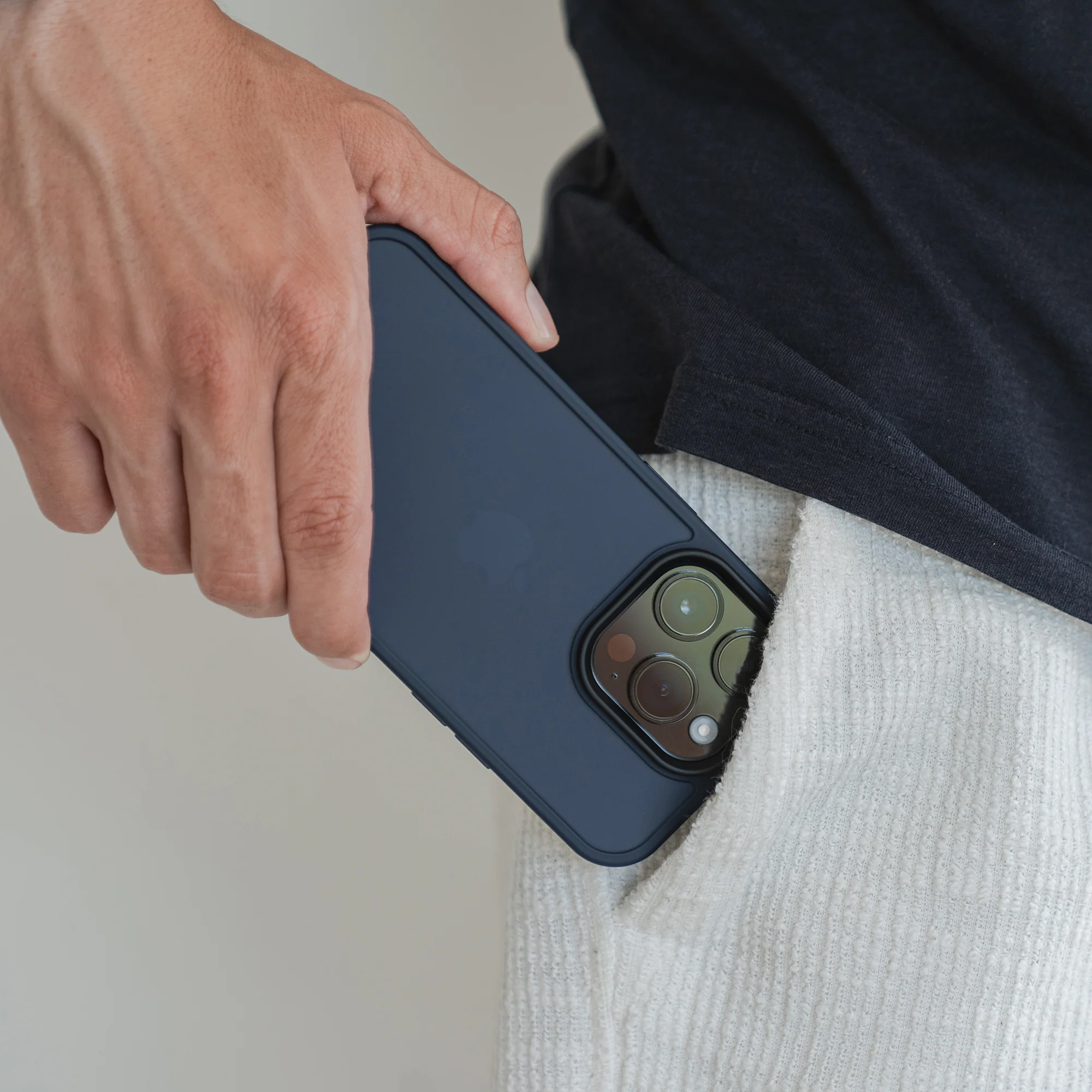MR PROTECT iPhone 13 Pro Case Matt - Image 73